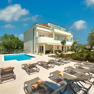 Bed & Breakfast Luxury Klara